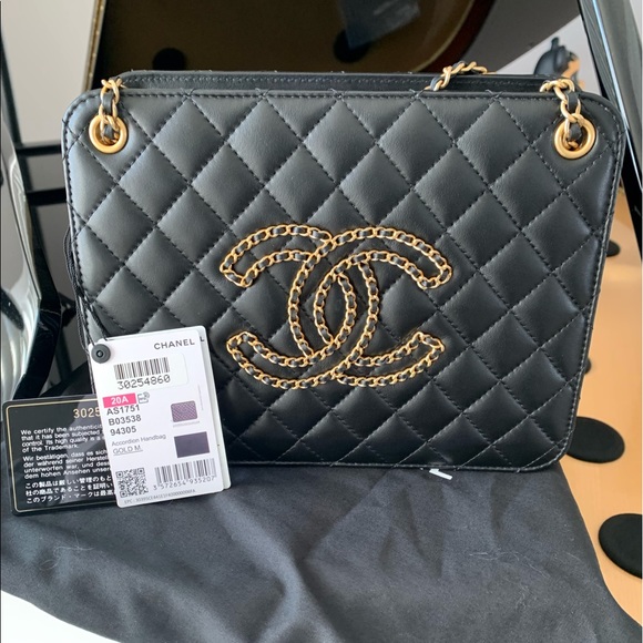 CHANEL Handbags - Chanel | 20A Black Lambskin Accordion Handbag